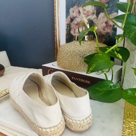 CHANEL Ivory Quilted Logo Espadrilles Size 39 - Picture 8 of 11